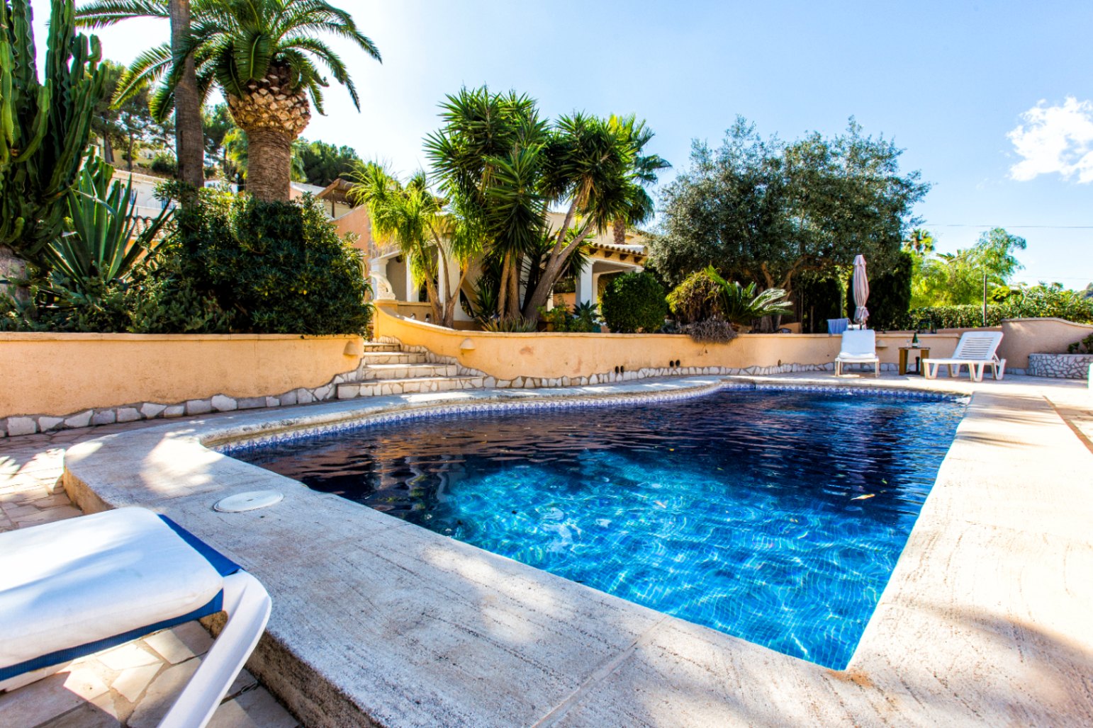 Acogedora villa con piscina en venta en Benissa