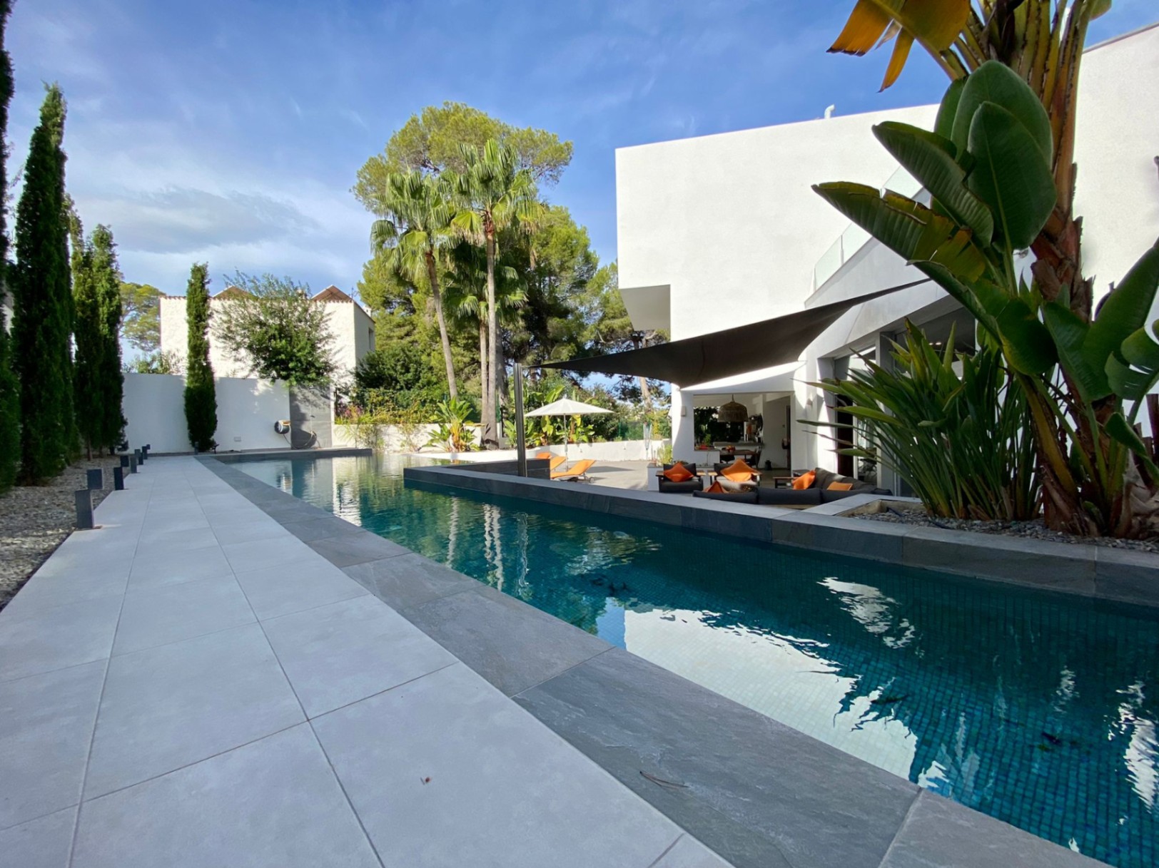 Luxuriöse moderne Villa zu verkaufen in Moraira, Pla del Mar