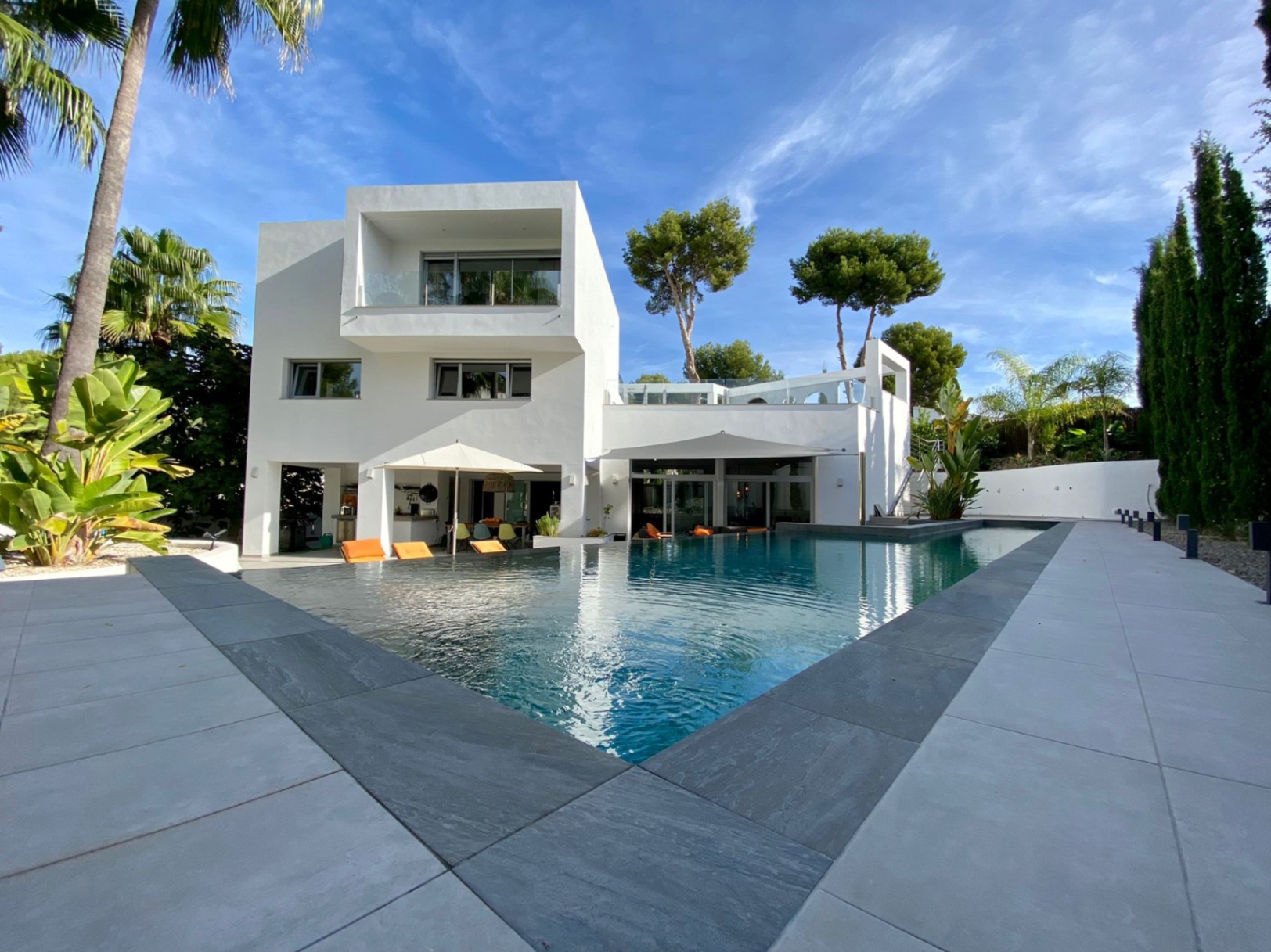 Luxuriöse moderne Villa zu verkaufen in Moraira, Pla del Mar