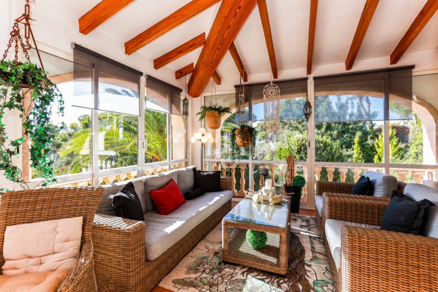 Geräumige Villa mit großem Grundstück zu verkaufen in Moraira