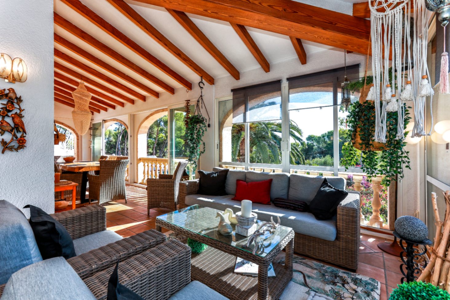Villa spacieuse avec grand terrain à vendre à Moraira