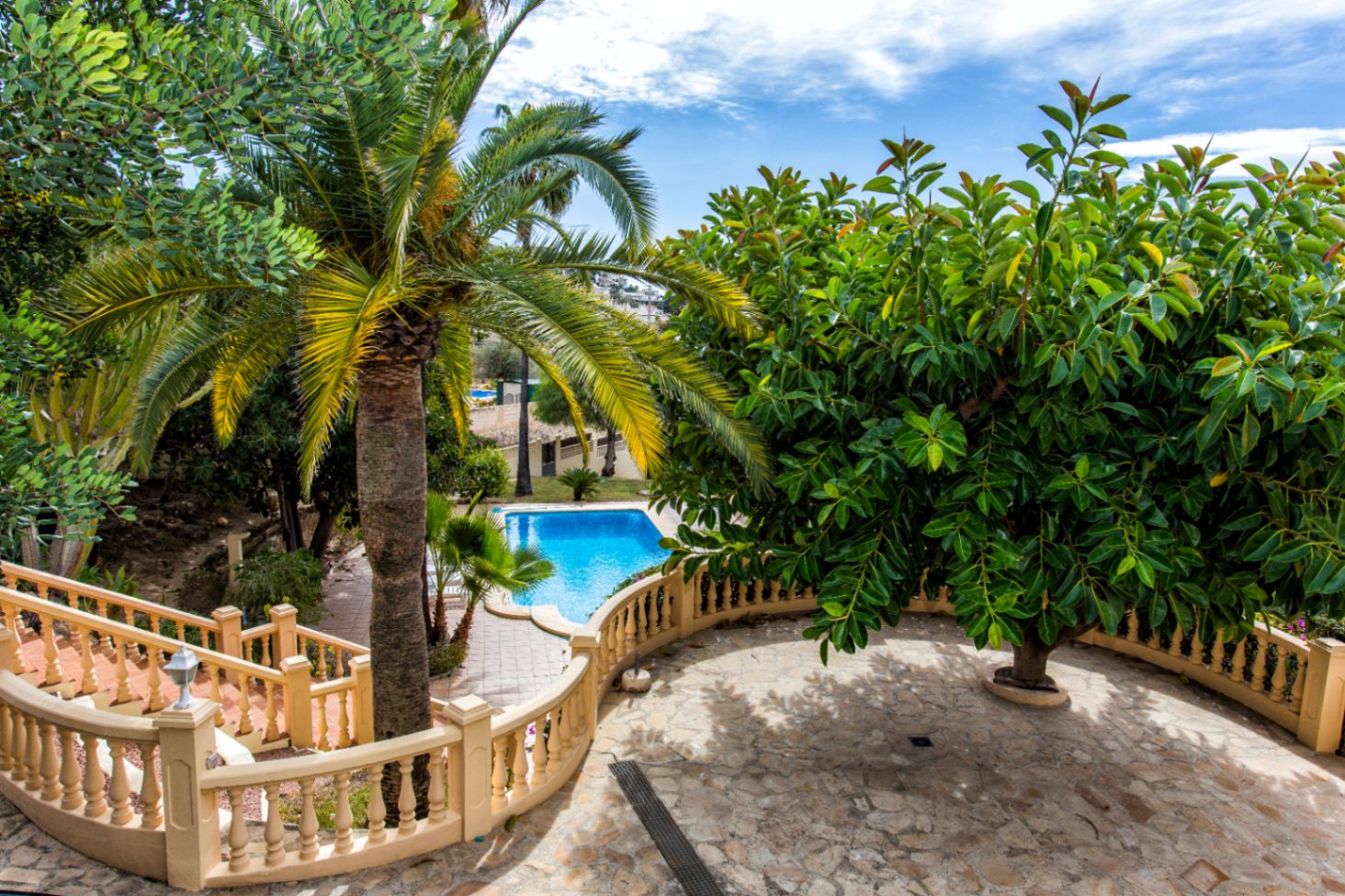 Villa con precioso jardin, vista al mar en venta en Baladrar, Benissa