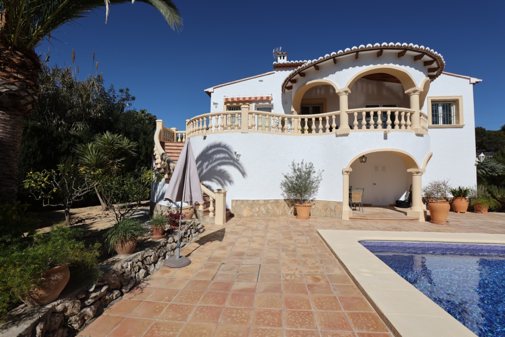 Villa traditionnelle avec grand potentiel à vendre à Benissa