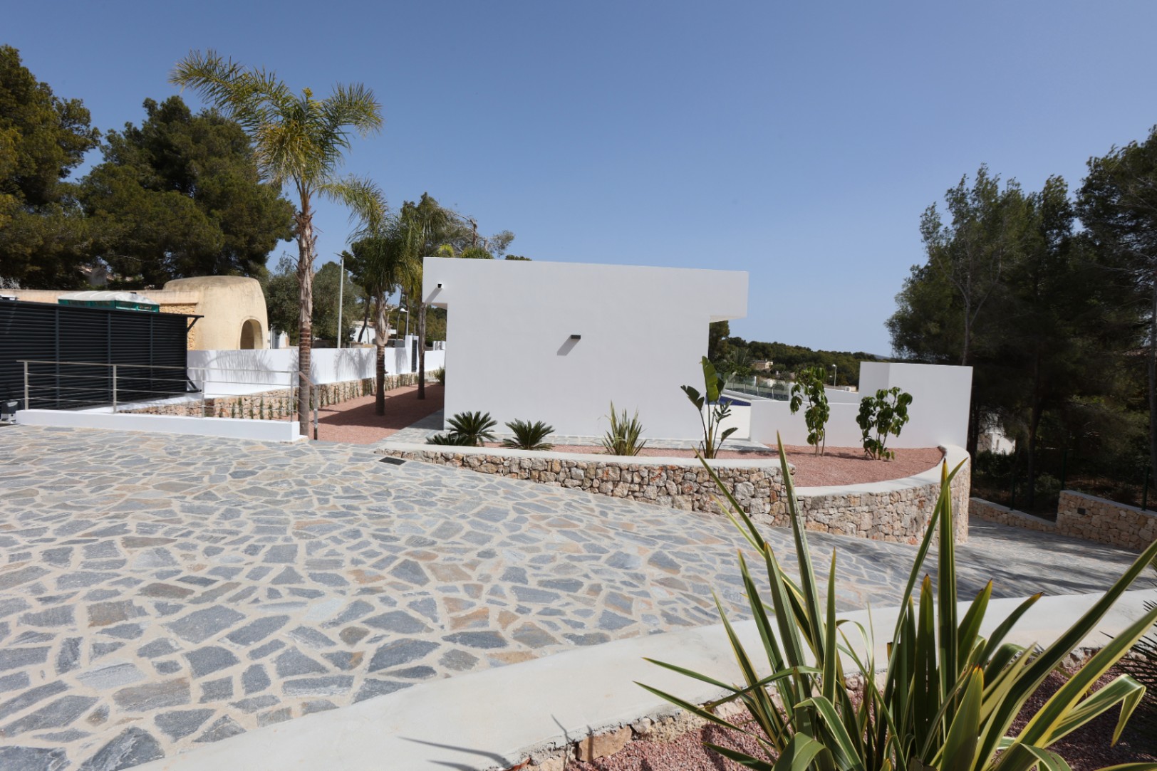 Turnkey modern villa for sale with sea views in Benissa