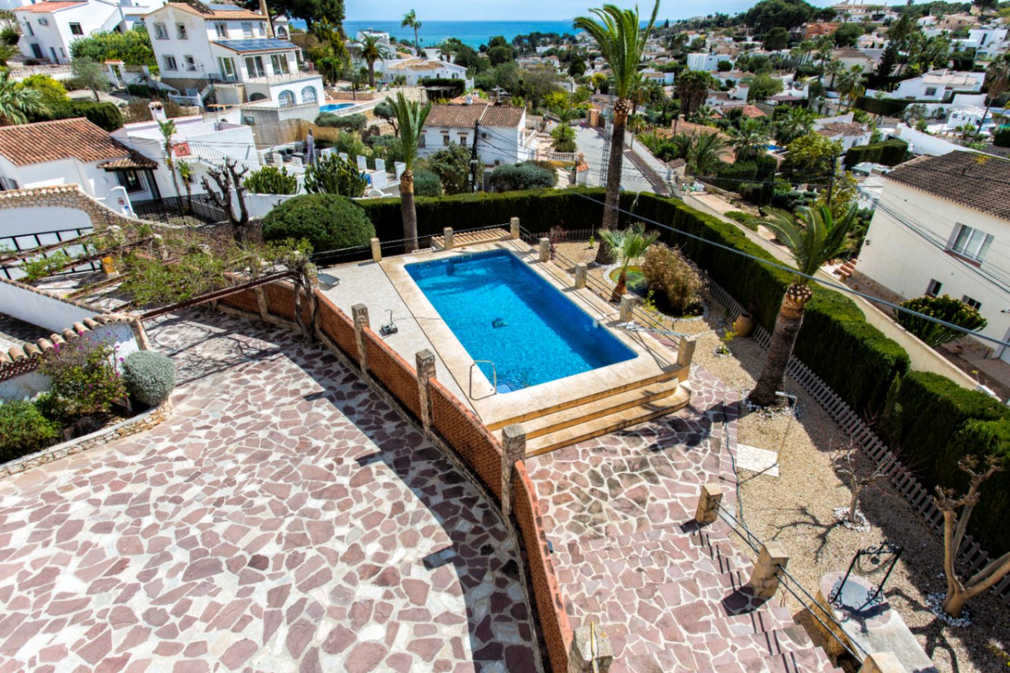 Villa bien cuidada con vistas al mar en venta en Benissa