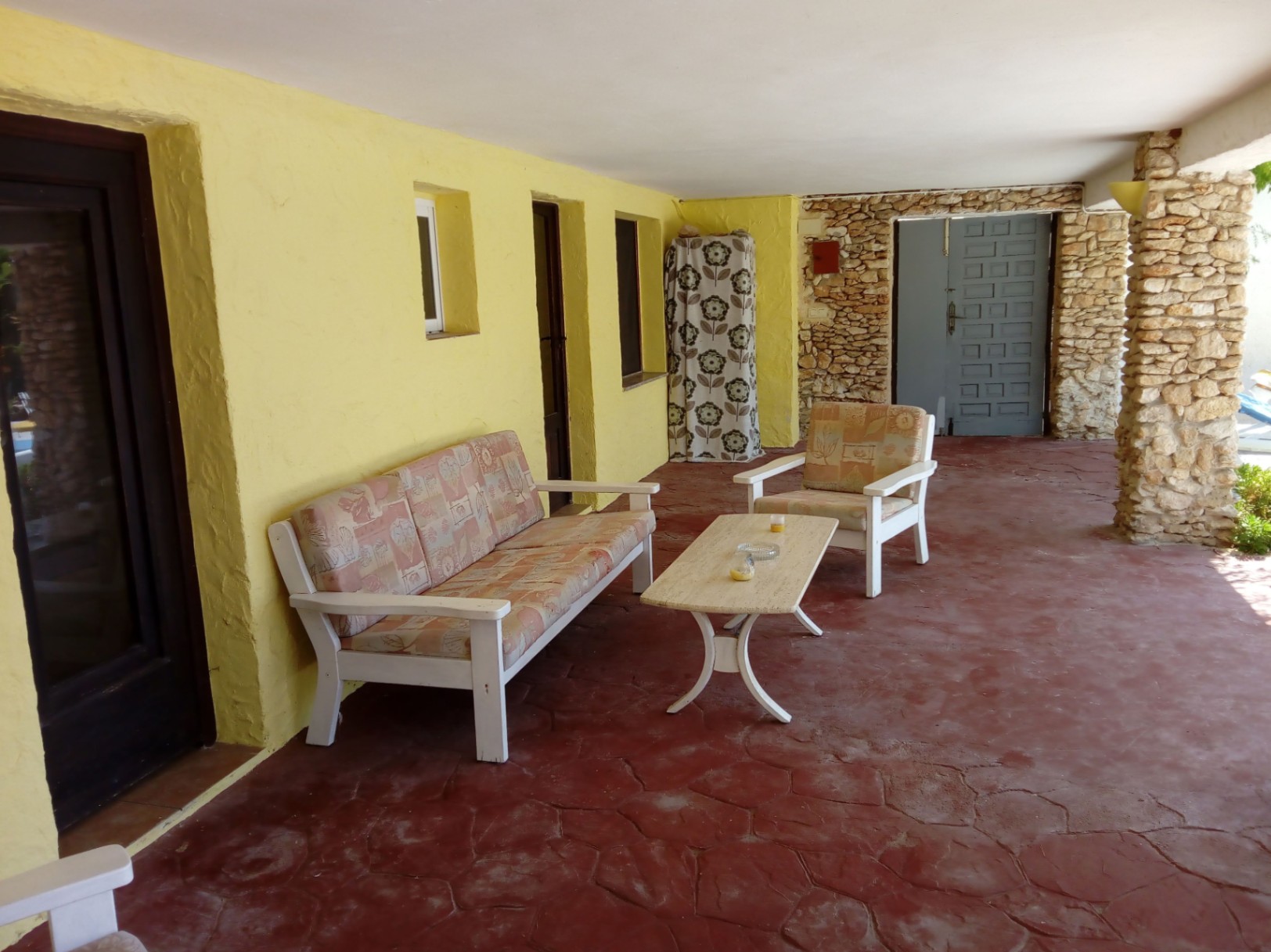 Spacious, traditional sea view villa for sale in Moraira