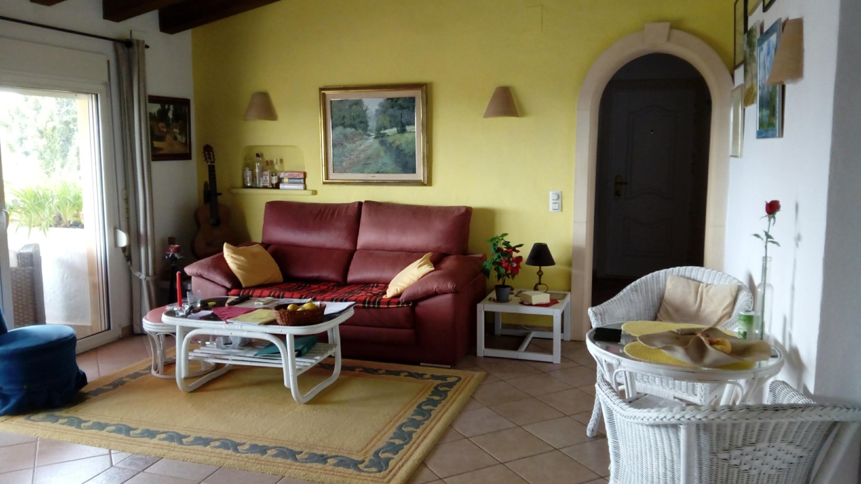 Ruime, traditionele zeezicht villa te koop in Moraira