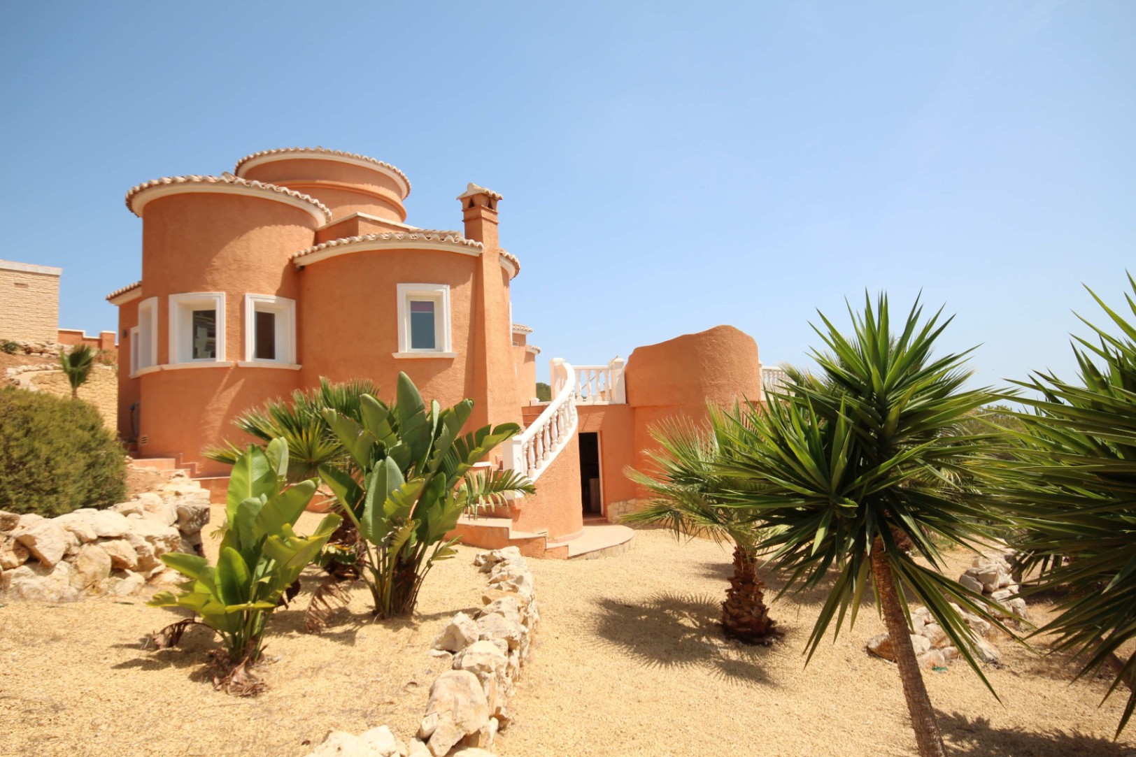 Villa nueva con vista al mar en venta en Javea