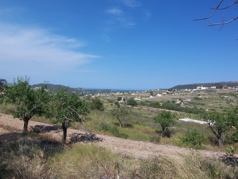 Lovely rustic plot with seaview for sale in Benitachell
