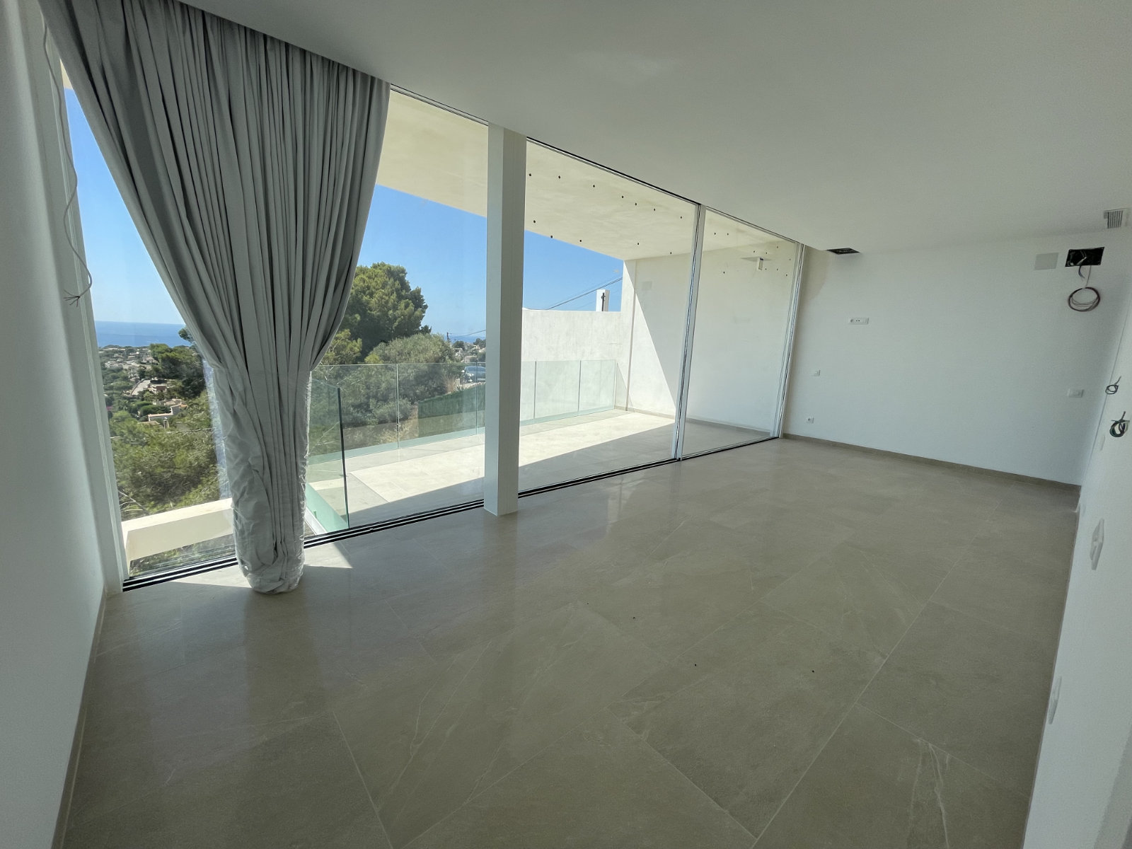 Villa moderna con vista al mar en venta en Benissa
