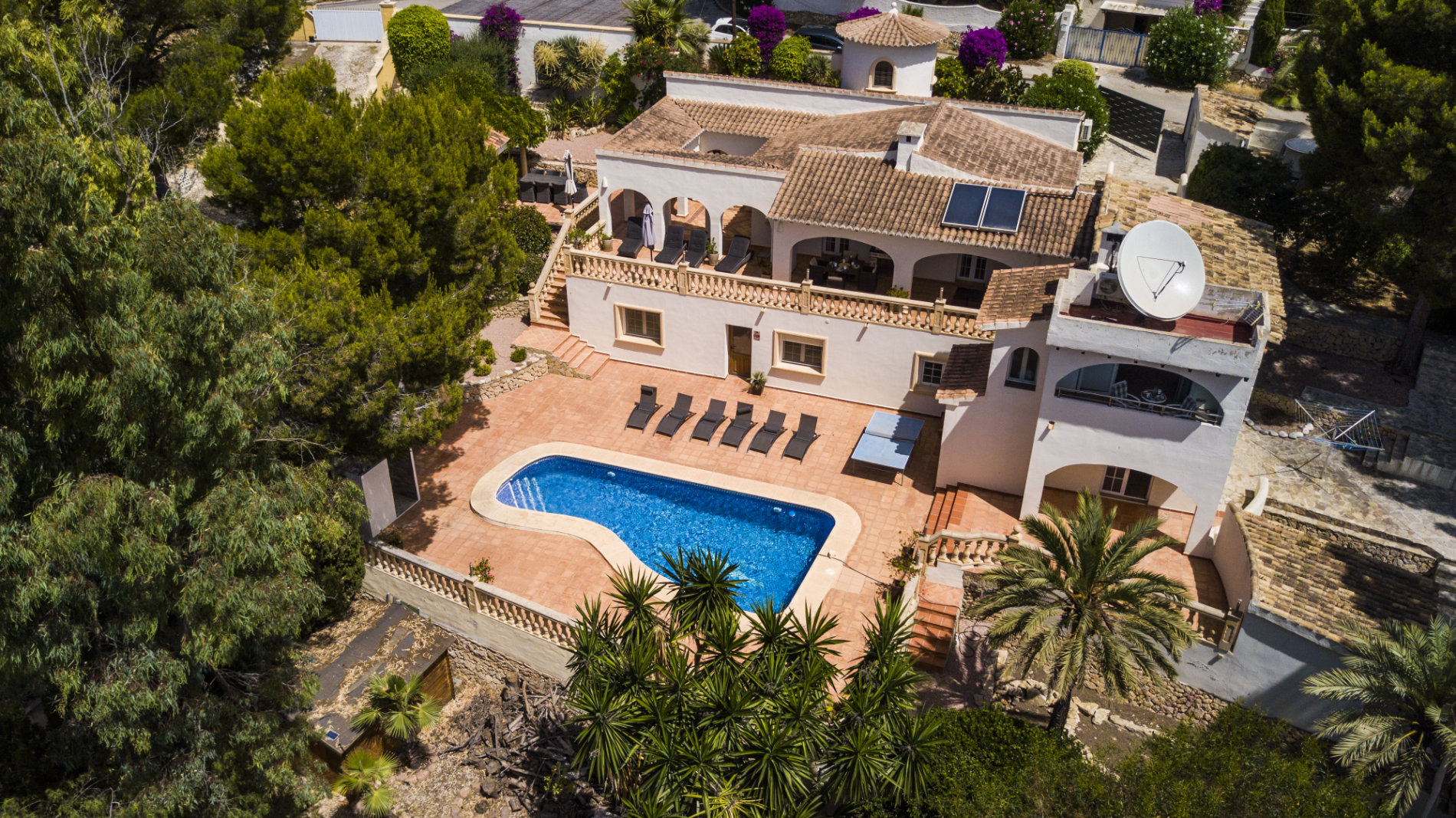 Amplia Villa con vista al mar en venta en Cap Blanc, Moraira