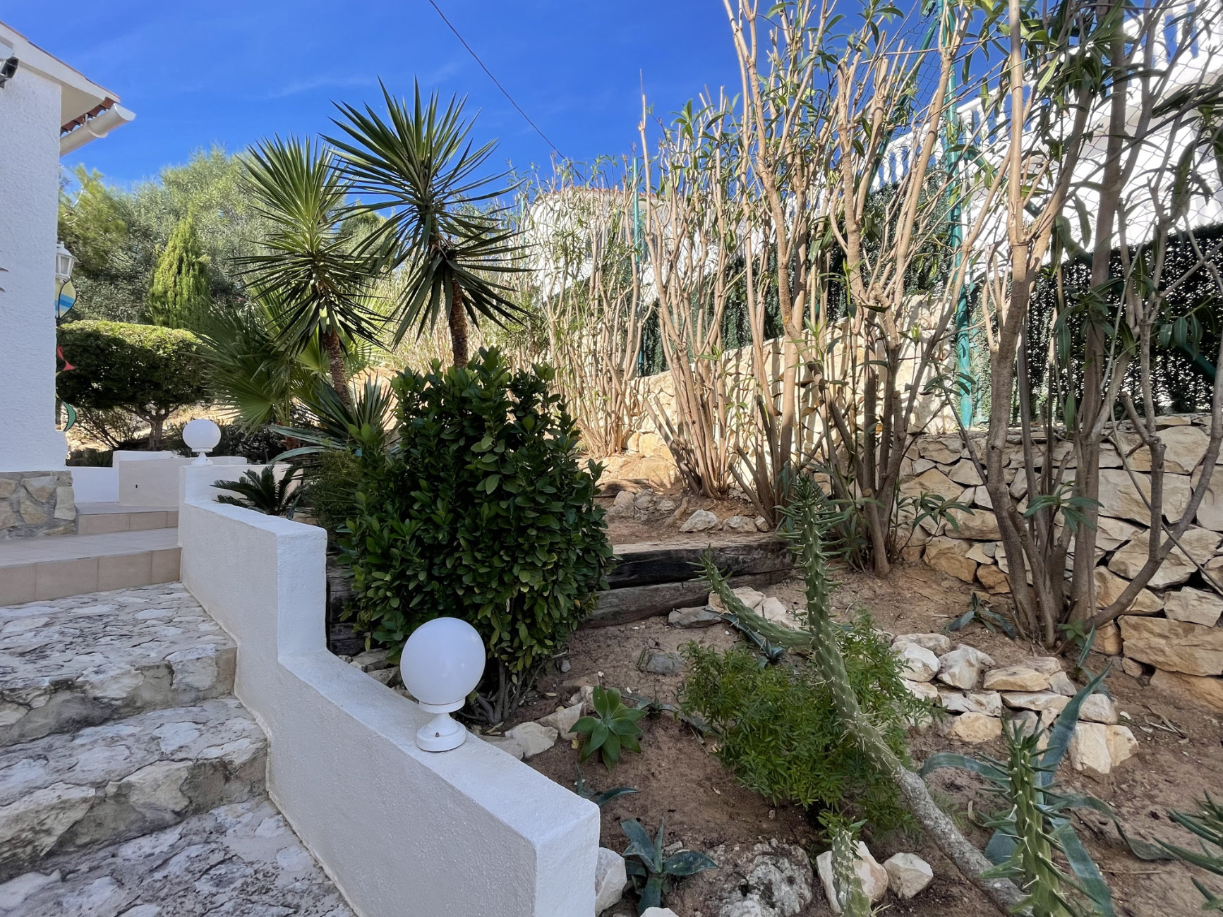 Renovated villa with separate apartment near the beach for sale in Benissa