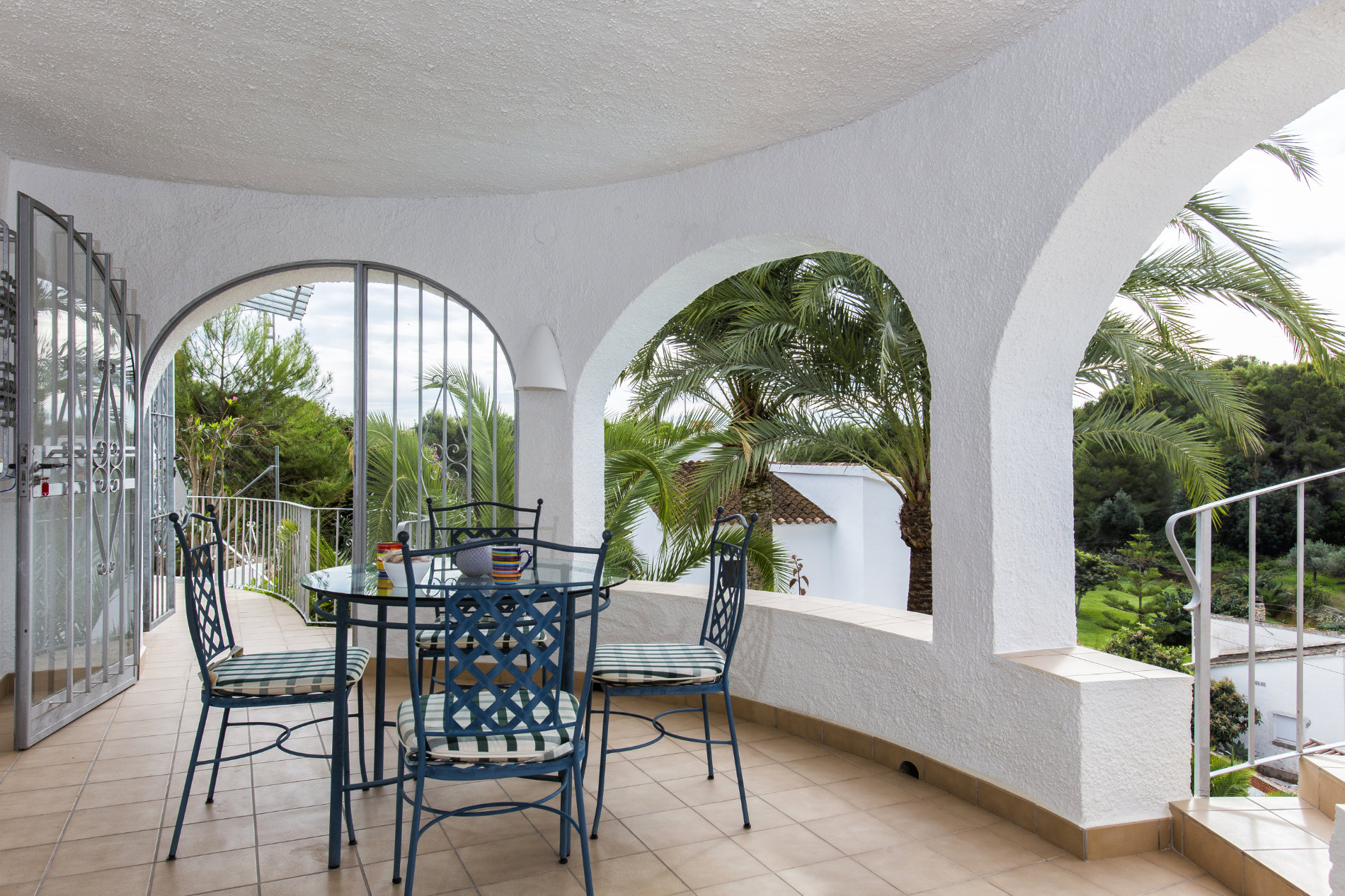 Villa rénovée avec appartement séparé près de la plage en vente à Benissa